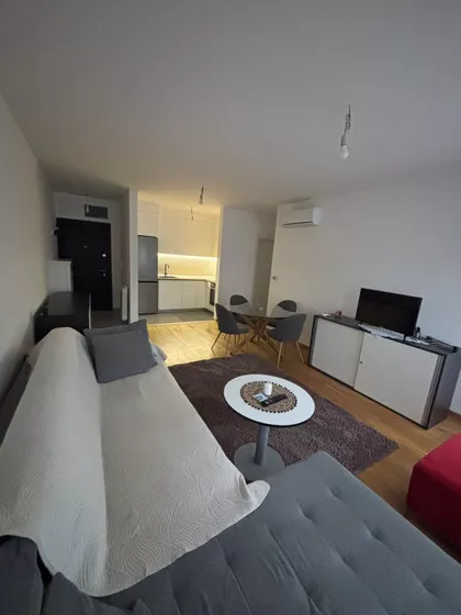 Pavla Labata | 4zida.rs