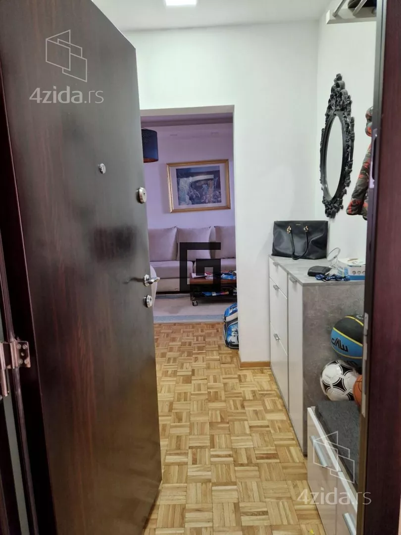 Troiposoban stan | 4zida