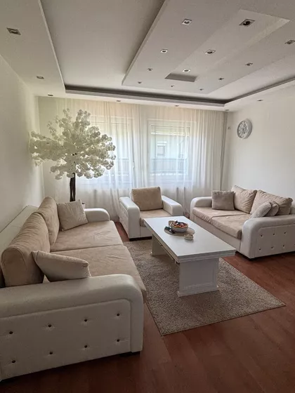 Milana Rakića 23 | 4zida.rs