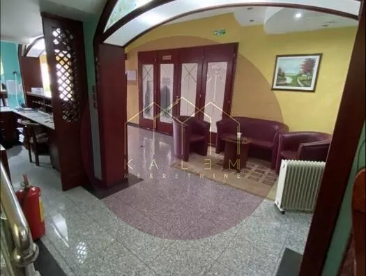 Poslovna zgrada | 4zida