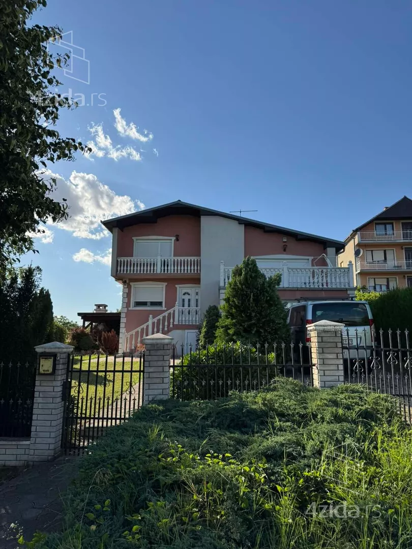 5-etažna kuća | 4zida