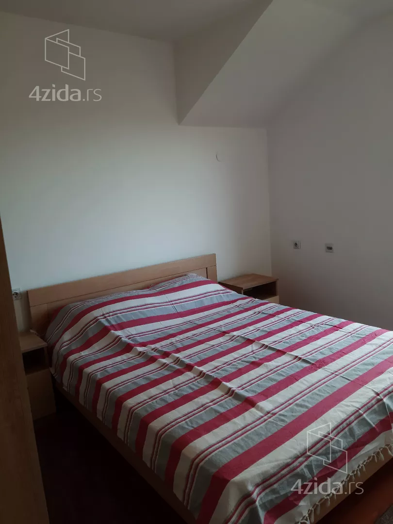 Četvoroiposoban stan | 4zida