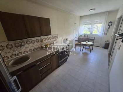 Karađorđev Trg | 4zida.rs