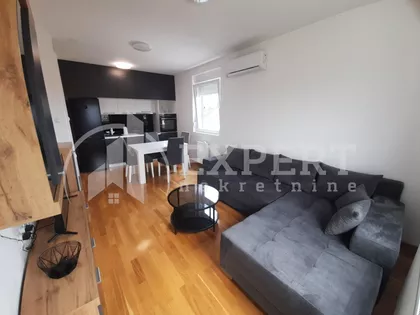 Taska Uzunovića | 4zida.rs