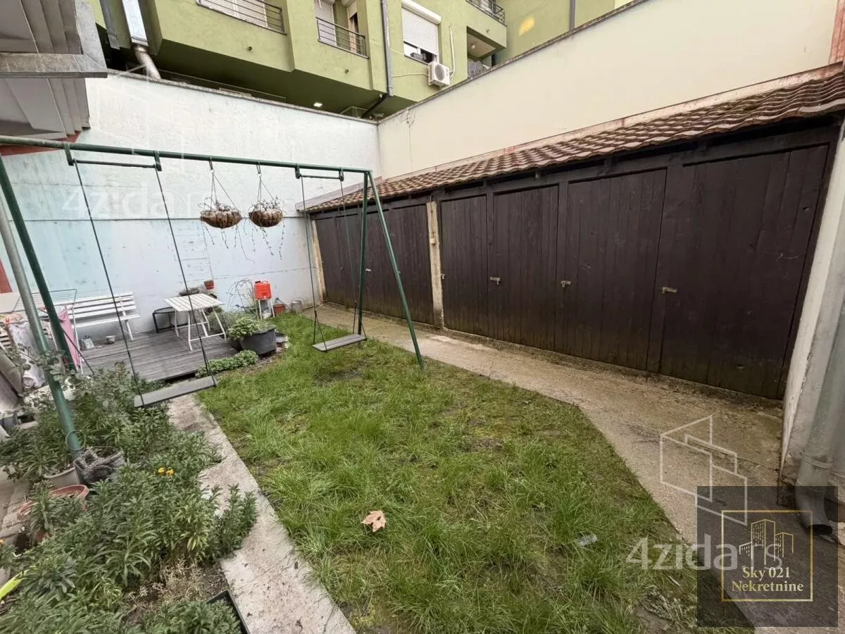 Četvoroiposoban stan | 4zida