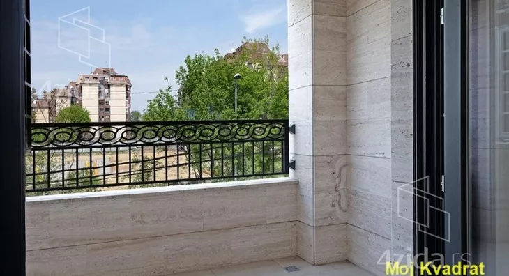 Sedmosoban stan | 4zida