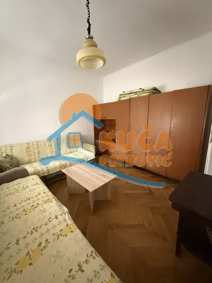 Cara Dušana | 4zida.rs