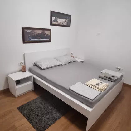 Cara Lazara 33 | 4zida.rs