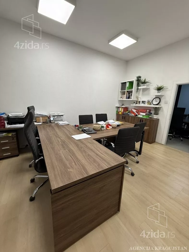 Poslovni prostor | 4zida
