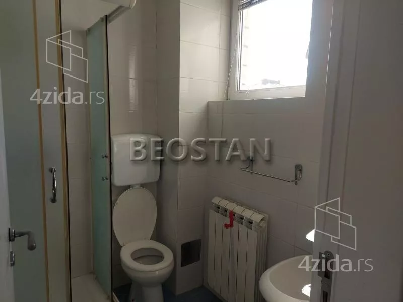 Šestosoban stan | 4zida