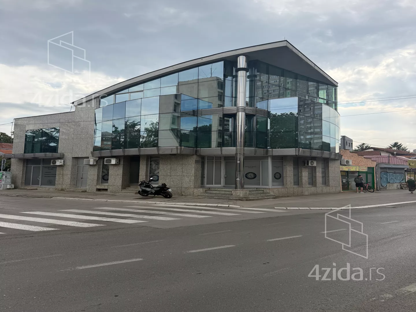 Poslovni prostor | 4zida