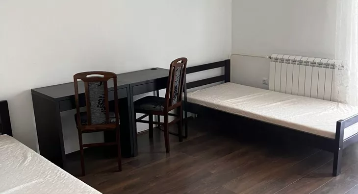 Četvorosoban stan za izdavanje, Bagremova 5, 200€, 120m² - stampaj