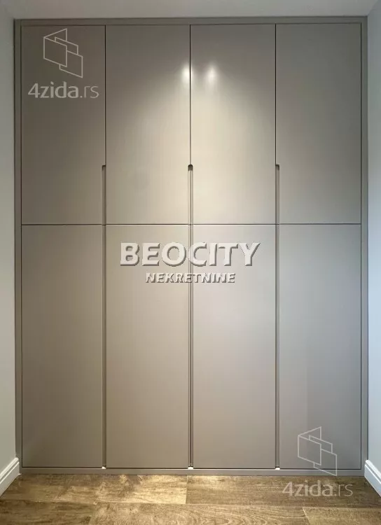 Četvoroiposoban stan | 4zida