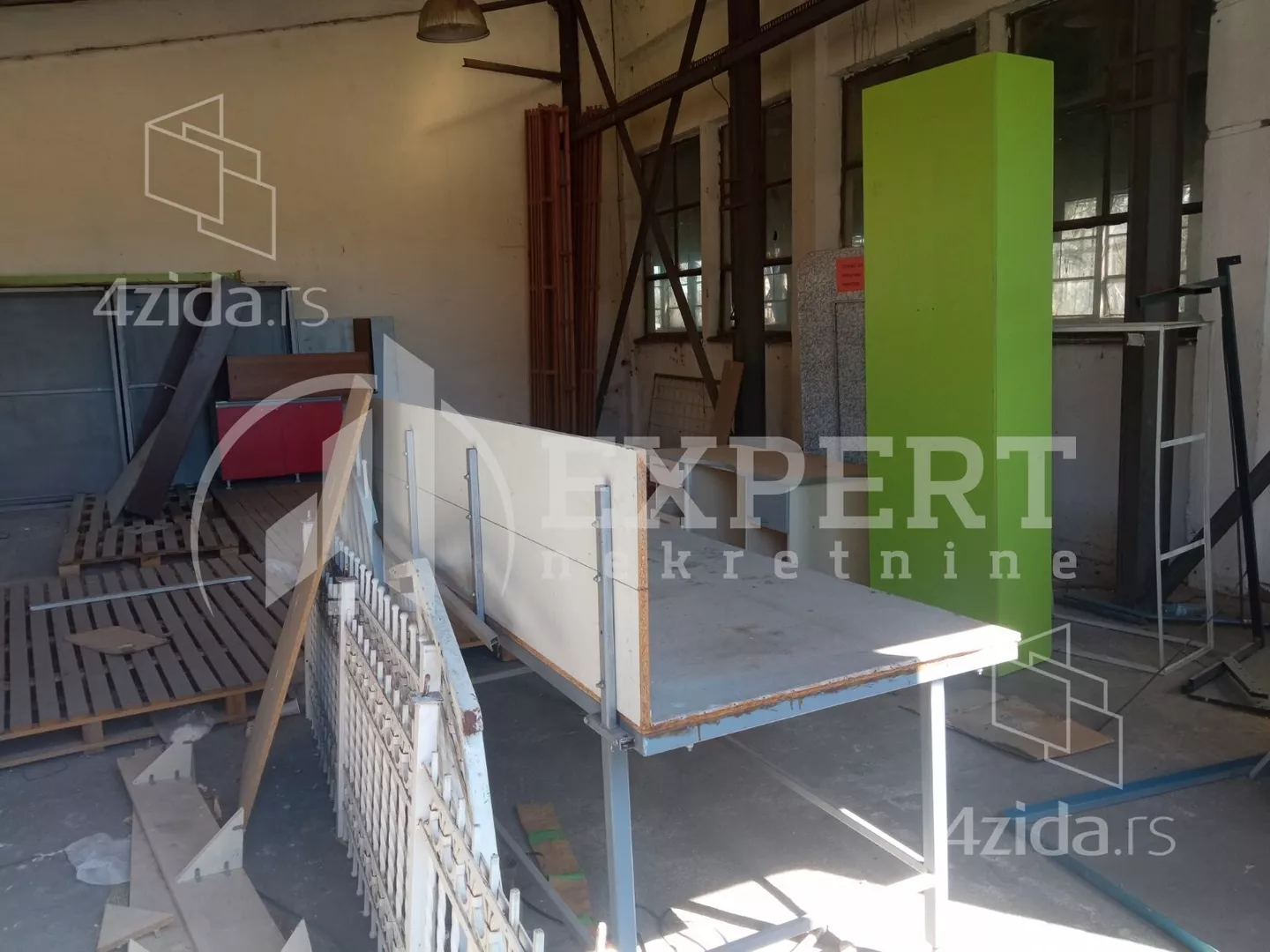 Lokal | 4zida