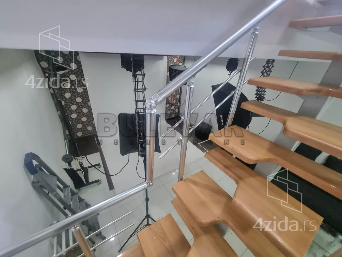 Lokal | 4zida