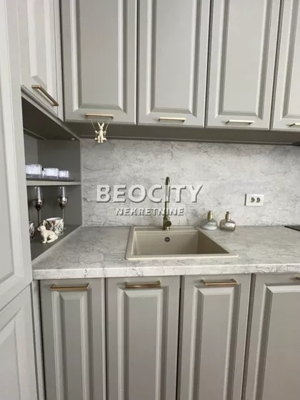 Jovana Subotica | 4zida.rs