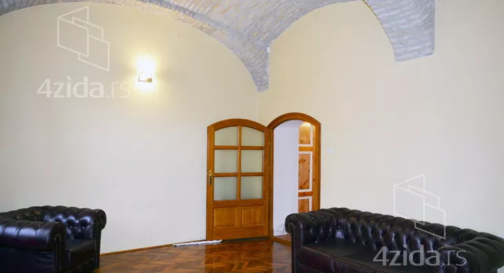 Šestosoban stan | 4zida