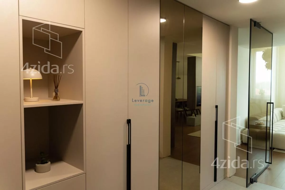 Četvoroiposoban stan | 4zida