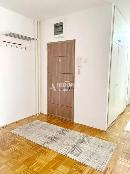 Petra Konjovića | 4zida.rs
