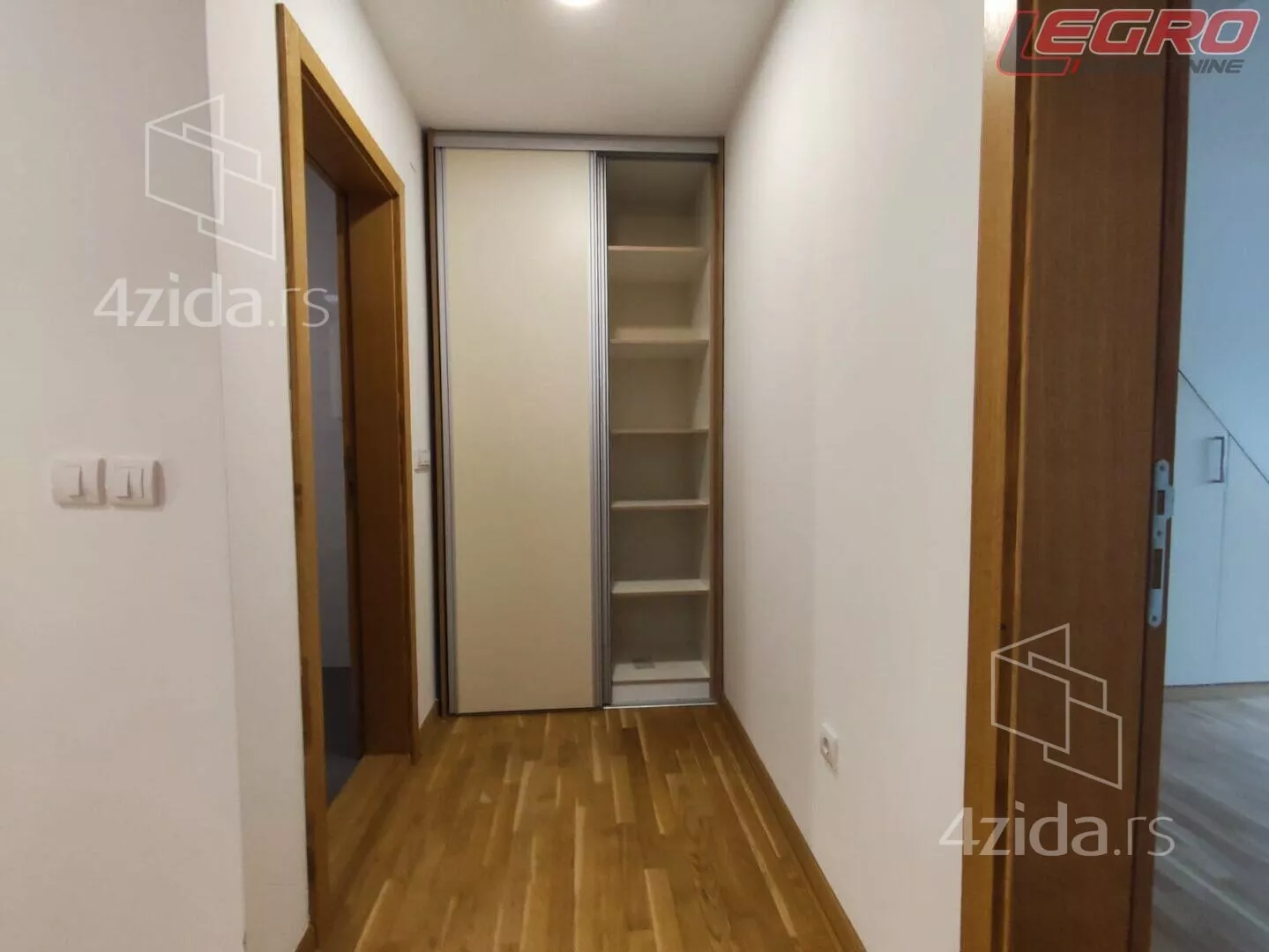 Petosoban stan | 4zida