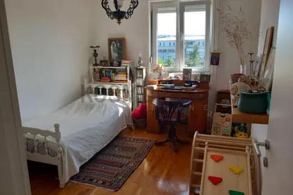 Ustanička | 4zida.rs