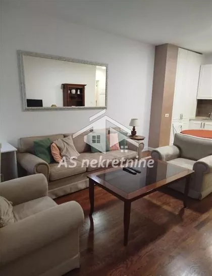 Vukov Spomenik | 4zida.rs