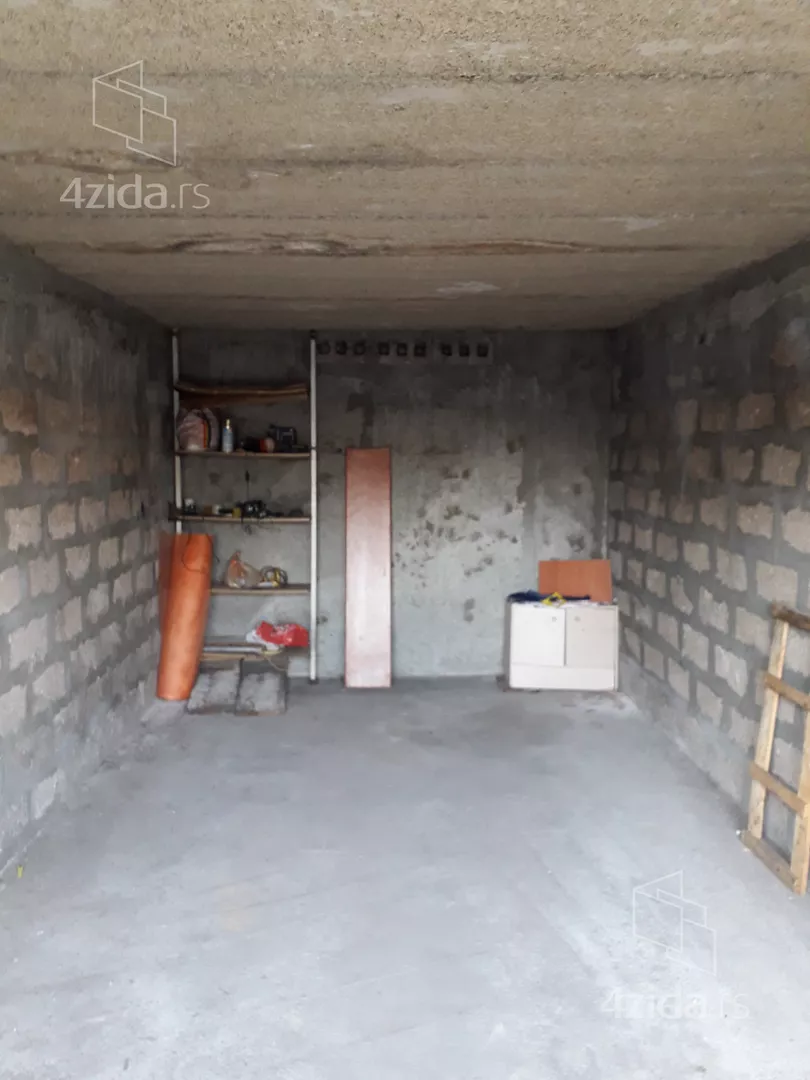 Garaža | 4zida