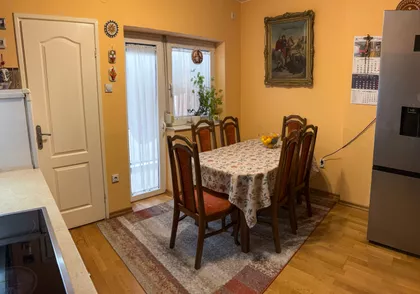 Praška 48 | 4zida.rs