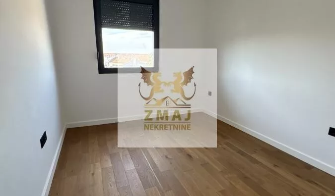 Šestosoban stan | 4zida