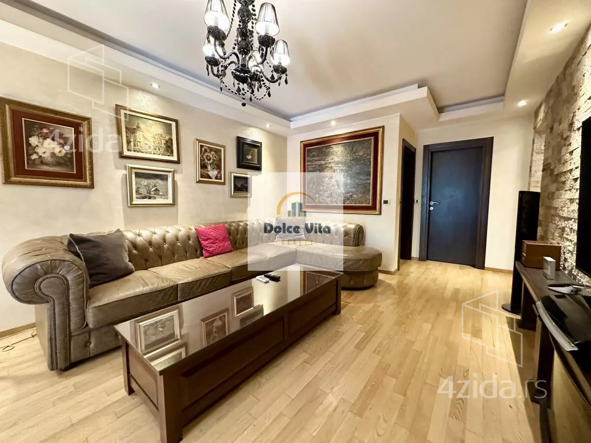 Šestosoban stan | 4zida