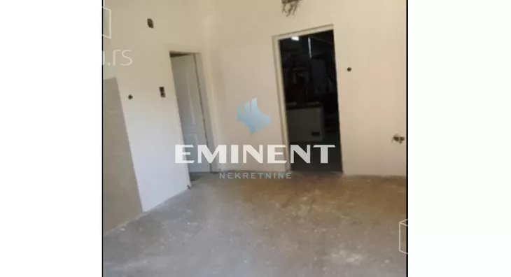 Poslovna zgrada | 4zida