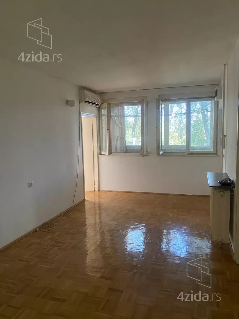Četvoroiposoban stan | 4zida
