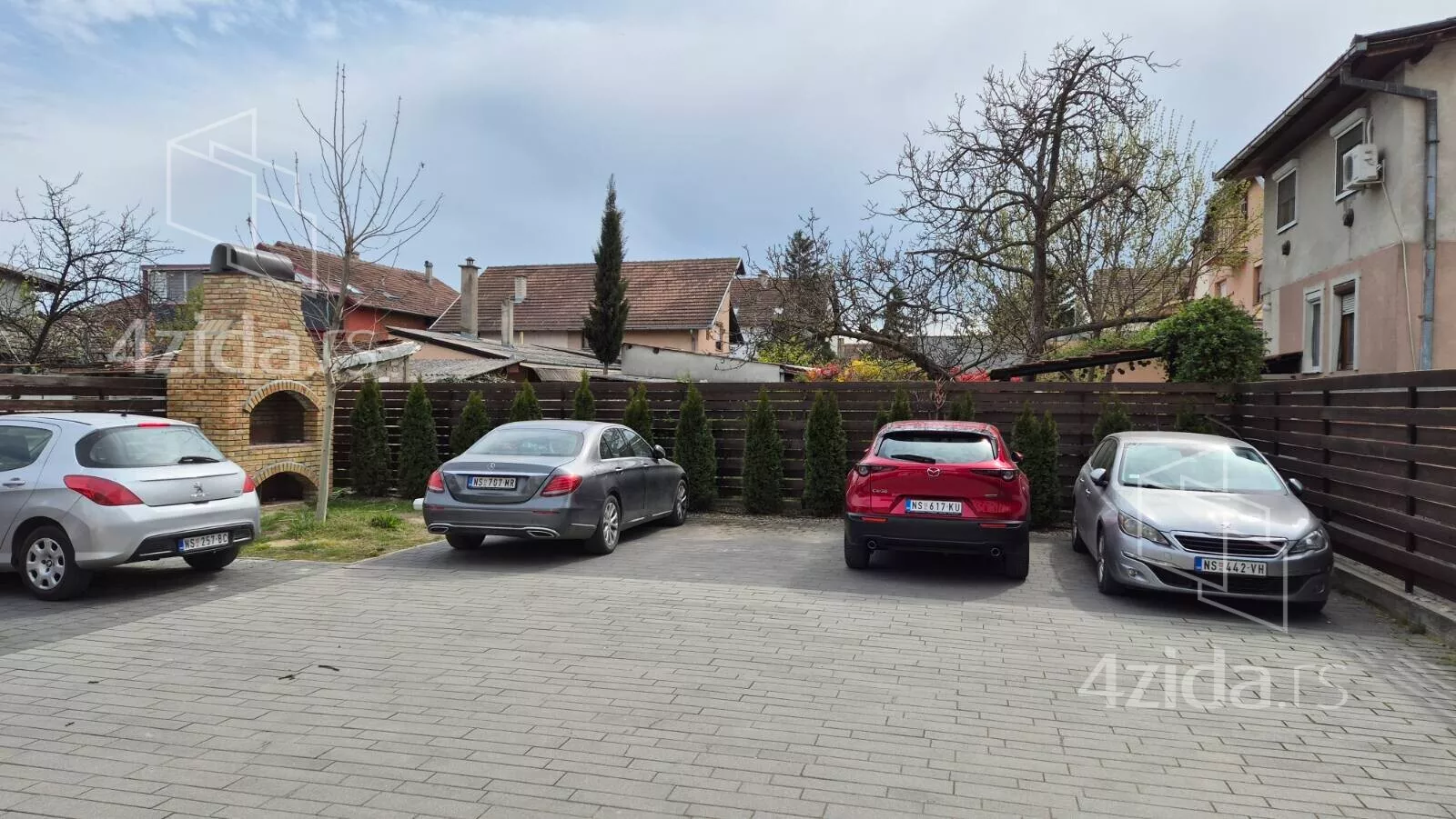 Poslovna zgrada | 4zida