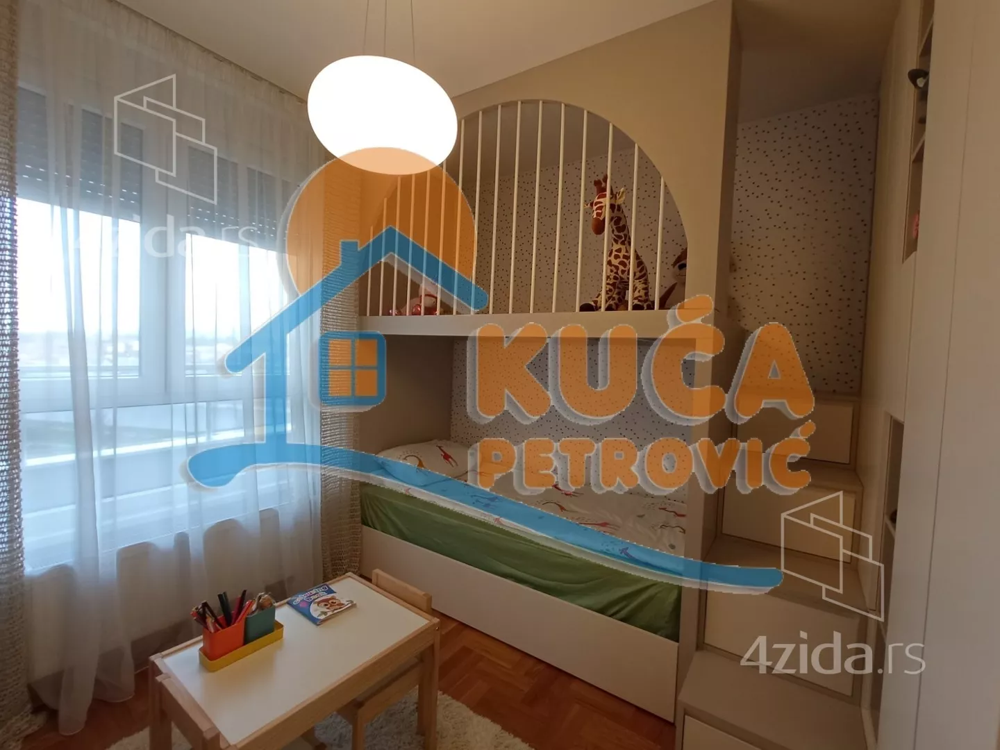 Dvoiposoban stan | 4zida