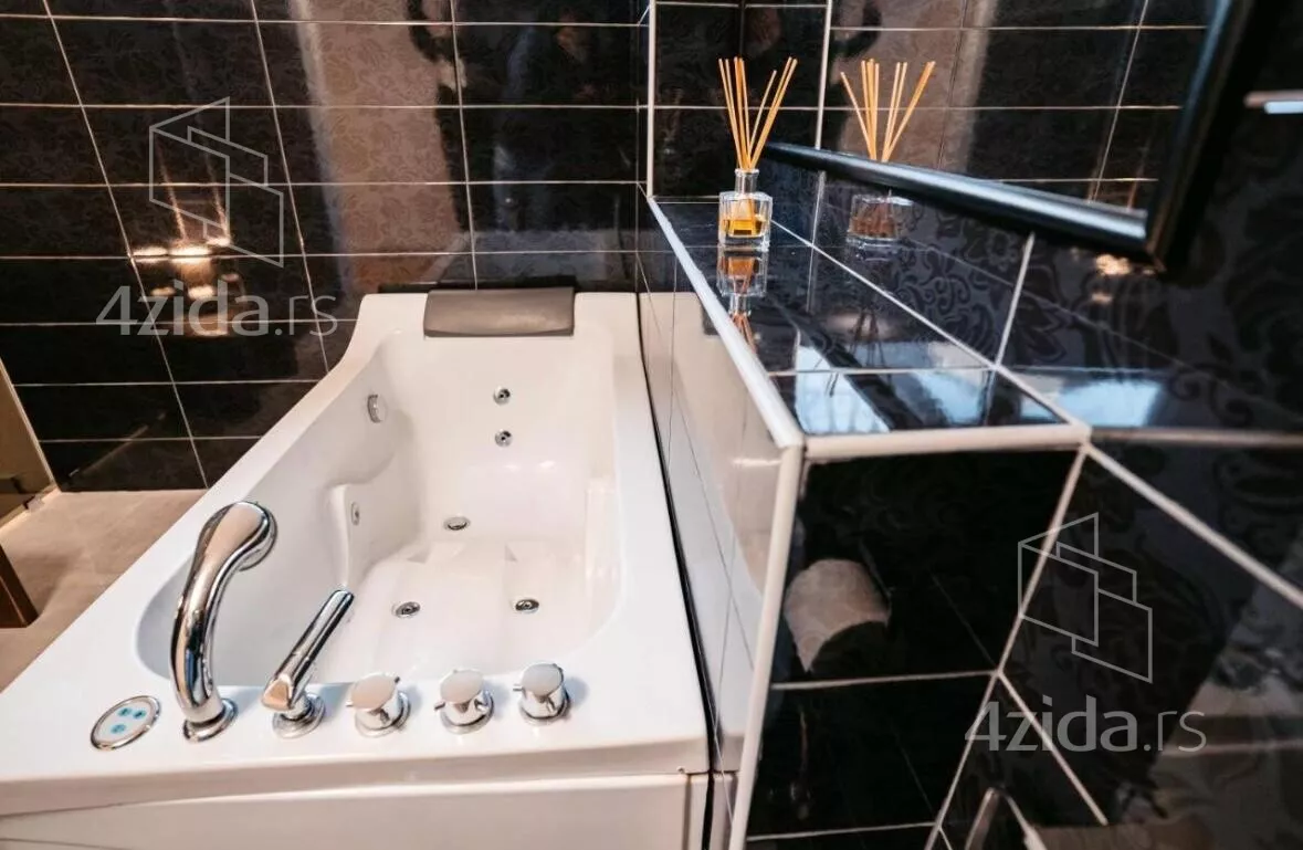 Turistički objekat | 4zida