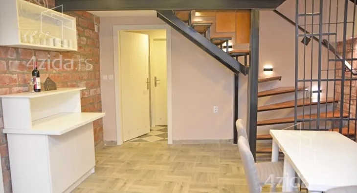 Poslovna zgrada | 4zida