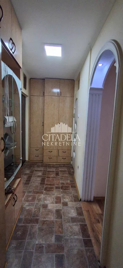 Tome Maksimovića | 4zida.rs