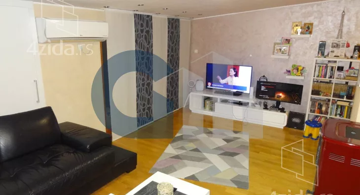 Petosoban stan | 4zida