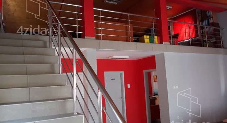 Poslovna zgrada | 4zida