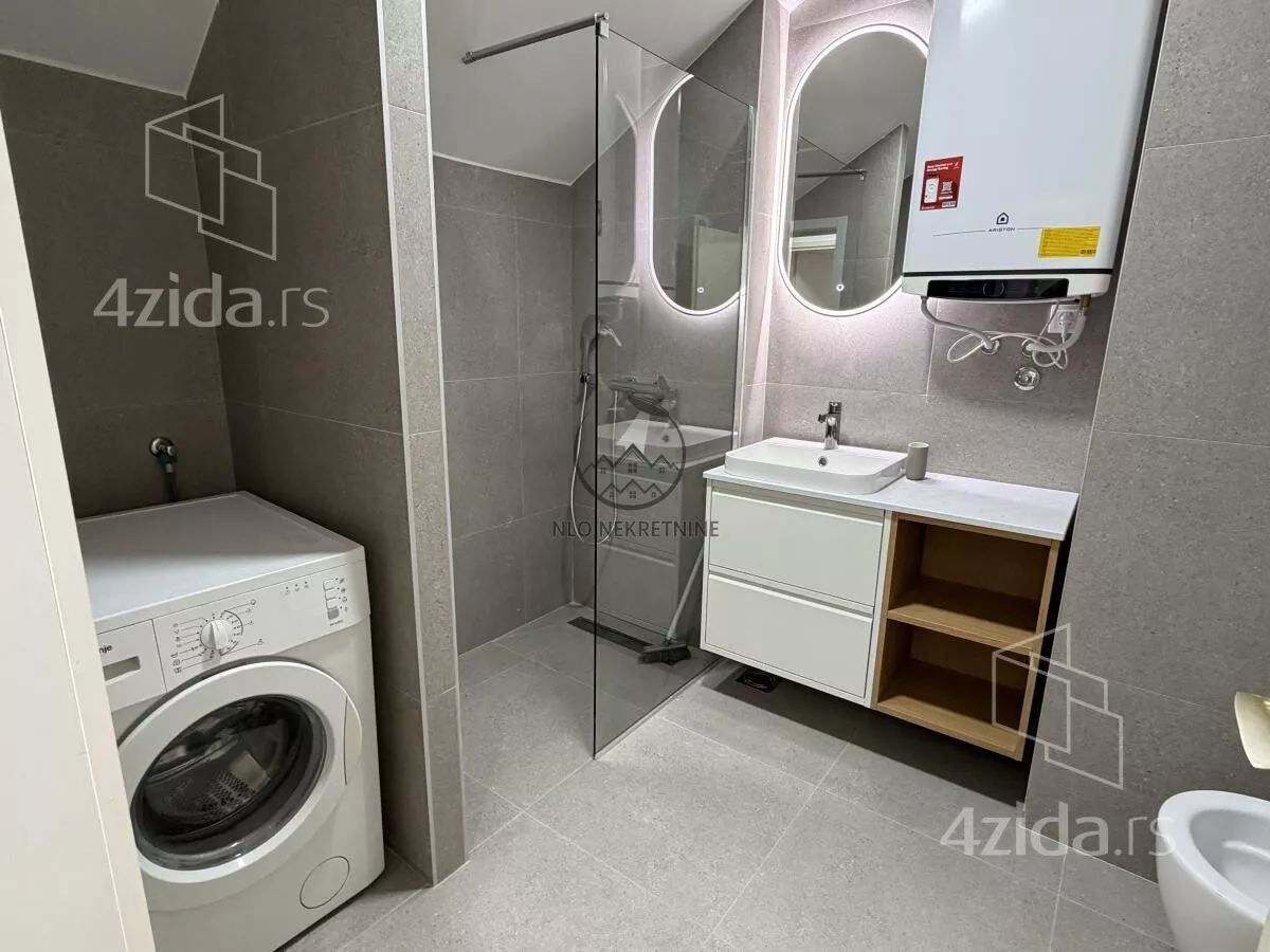 Troiposoban stan | 4zida