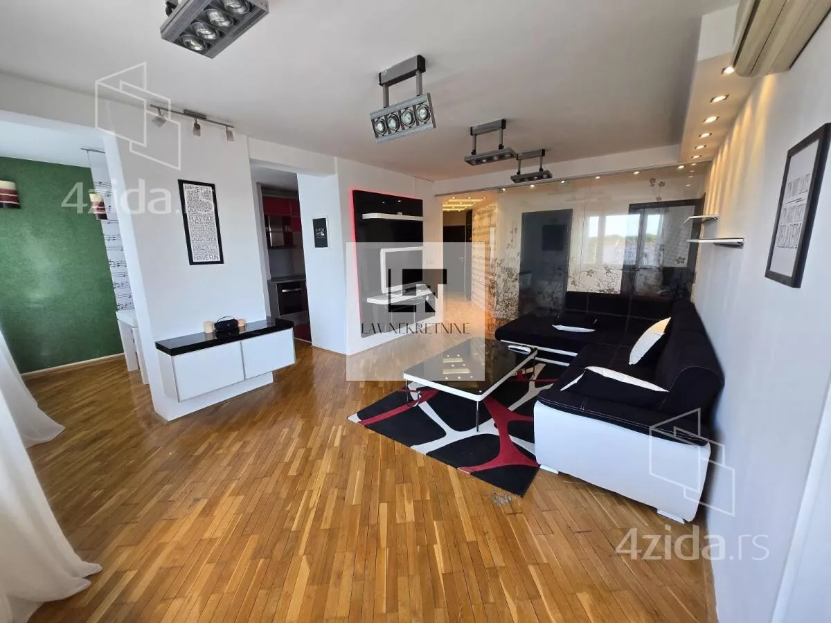 Troiposoban stan | 4zida