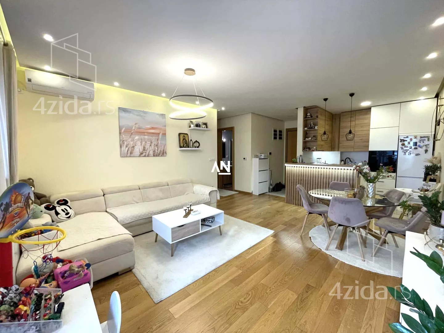 Trosoban stan | 4zida