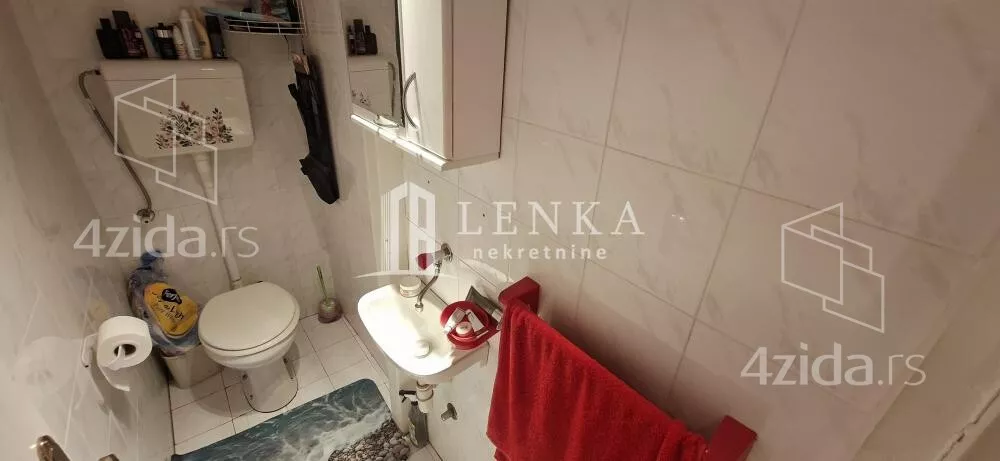 Četvoroiposoban stan | 4zida