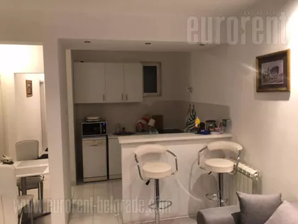 CRVENI KRST | 4zida.rs