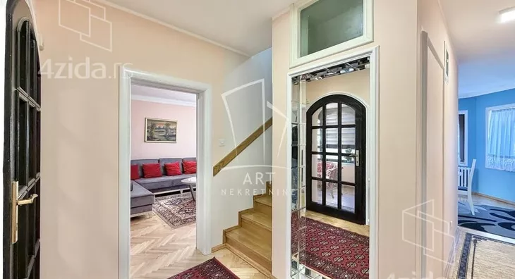 3-etažna kuća | 4zida