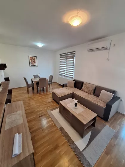 Trg Kosturnica | 4zida.rs