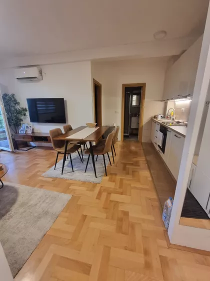 Kolonija | 4zida.rs