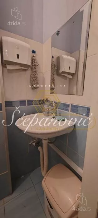 Sedmosoban stan | 4zida