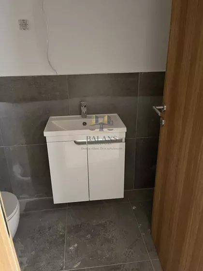 Stari Banovci | 4zida.rs