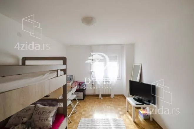 Četvoroiposoban stan | 4zida